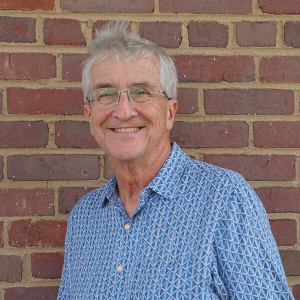 Tom Holliday headshot